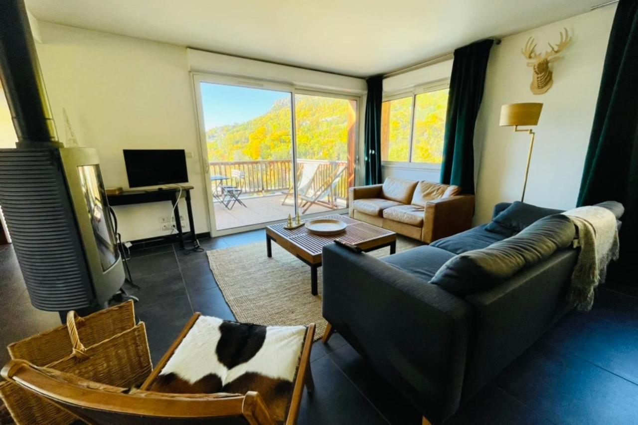 Ferienwohnung Large Chalet With Terrace And View In Briancon Exterior foto